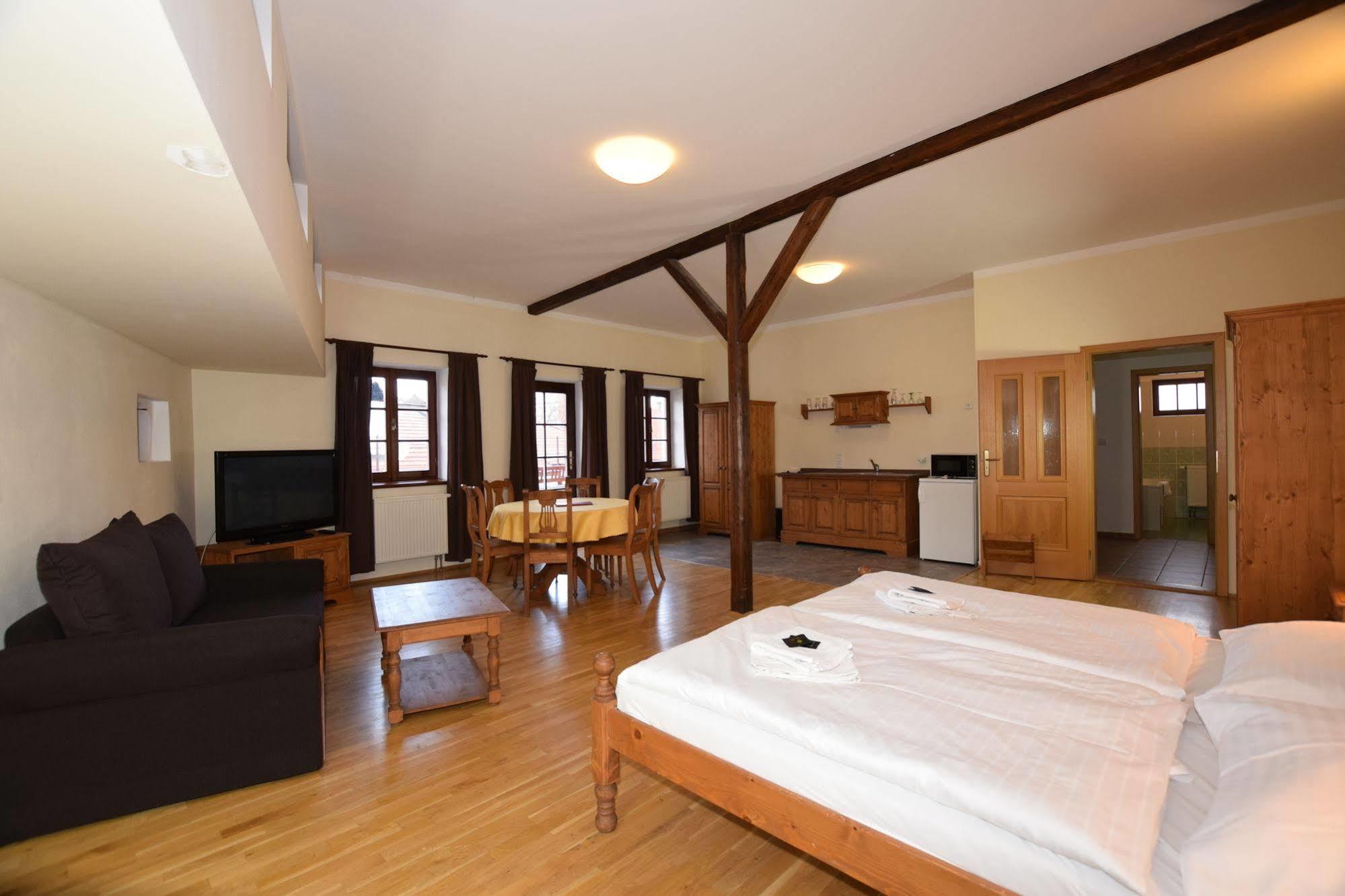 Pension Zamecka Apartma - Castle Apartments Český Krumlov Dış mekan fotoğraf